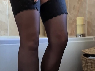 Milf Brunette Dildo Masturbate