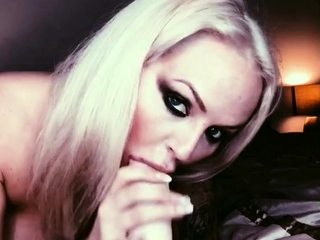 Alice Amateur Blonde Toys Masturbation