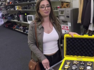 A Pawn Guy Have A Taste Of French Pussy