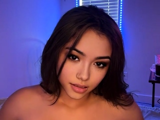 Brunette Amateur Webcam Babe Pleases Pussy