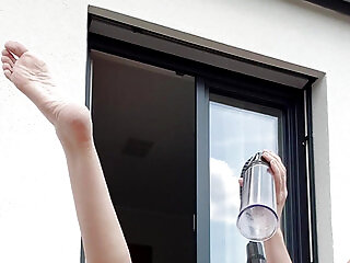 Julie Squirts In Vacuum Pump And Cums With Analdil Do