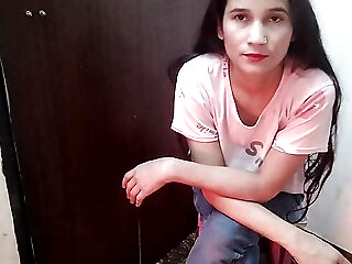 Cute Step Sister Soyi Hui Tabhi Jakar Pel Diya