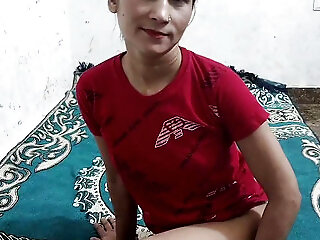 Aunty Ko Saman Dene Ke Bahane Pel Diya
