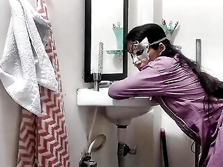 Muslim Girlfriend Ko Bathroom Me Piche Se Pakad Ke Pel Diya