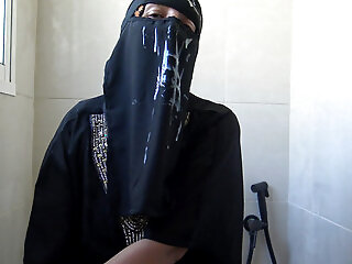 Moroccan Beurette From Marseille Big Cock Cumming All Over Her Hijab