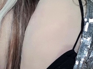 Susi Is Doing Sexy Goldchaine Pussystffing Watch Her