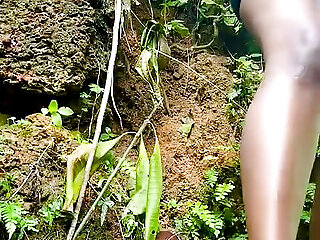 Srilanka Mom Fruit Dildo Outdoor Mastbrate Sexy Girl In Nighty Dress Fuck By Fruit