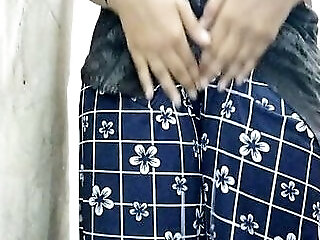 Hot Indian Desi Girl Takes A Sexy Bath