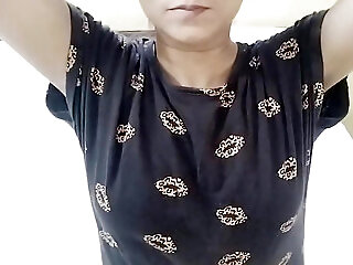 Desi Aunty Ko Saman Dene Ke Bahane Oyo Le Jakar Pel Diya