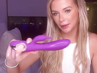 Horny Southern Slut Fucks Herself Hard