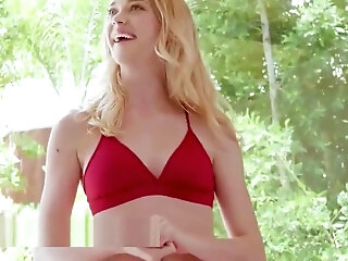 Blonde Yoga Babe Really Got Her Pussy Stretched