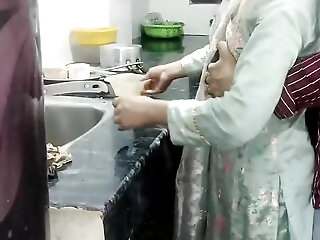 Bhabhi Ko Gandi Video Dikha Kar Jabar Dasti Pela
