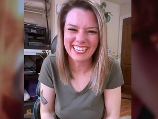 See Her Now? Start A Live Chat â?? She Is Just A