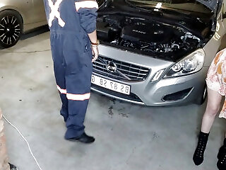 Housewife Didnt Have Enough To Fix Her Car