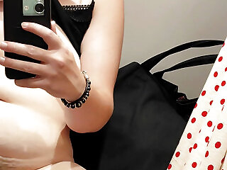 Coquinette Takes Advantage Of The Fitting Rooms To Do Herself Good