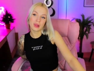 Amateur Blonde Teen Plays Solo With Toy Webcam Porn