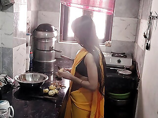 Kichen Me Step Sister Ko Piche Se Pakad Ke Pel Diya