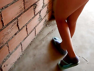 Housewife Cheats On Her Husband With The Bricklayer She Gets Fucked On The Terrace