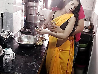 Kichen Me Step Sister Ko Piche Se Pakad Ke Pel Diya