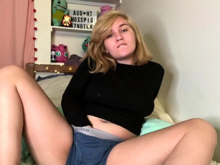 Amateur Teen Loves Toys In Her Ass