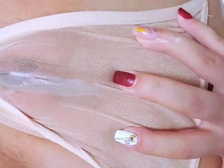 Amateur Hottie Solo Masturbation