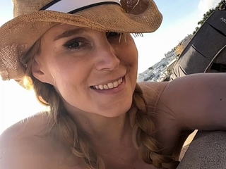 Small Tit Amateur Pussy Got Hard Fuck At Beach Side
