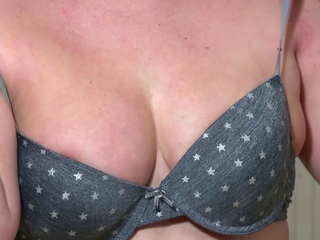 Leann Amateur Beautiful Brunette With Big Boobs