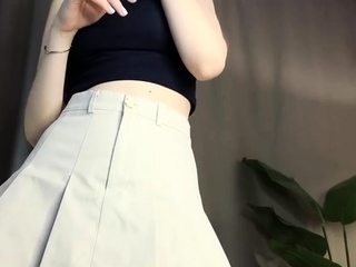 Hot Amateur Webcam Teen Masturbates For Their Fans