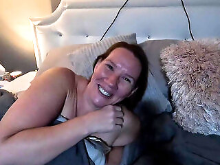 Using My Stepsister's Bed While I Pleasure Him