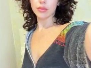 Exposed Capable Slim Mama Fiona Nude Ass