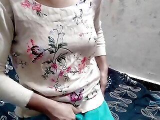 Cute School Girl Ko Paise Dekar Jabar Dasti Pela