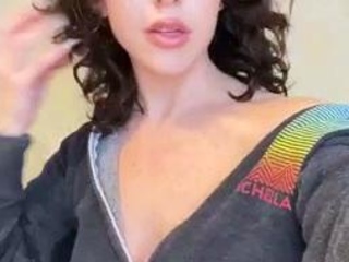 Exposed Capable Slim Mama Fiona Nude Ass