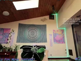 Amateur Webcam Teen Masturbates And Teases