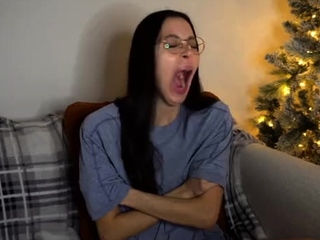 Brunette Solo Webcam Masturbation