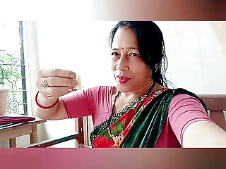 Newly Married Bhabhi Seduce By Bra Seller In The Home