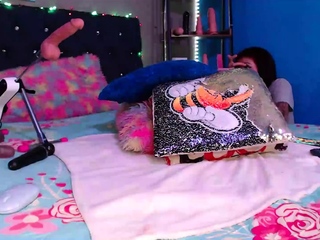 Hot Amateur Busty Brunette Masturbate In Webcam