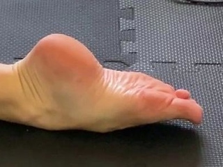 Lezlyan Aka La_little_dancer_feet Onlyfans - I Know It