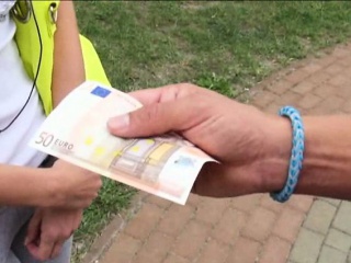 Czech Girl Minnie Manga Fucked In Public For A Chunk Of Cash