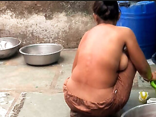 My Elder Stepbrother's Housewife Was Completely Naked Today And The Brother-in-law Saw It.