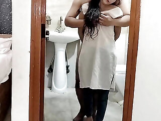 Big Step Brother Ko Muth Marte Bathroom Me Dekh Liya
