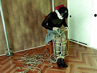 Situation: Escape From The Ropes "while The Perpetrator Is Away"
